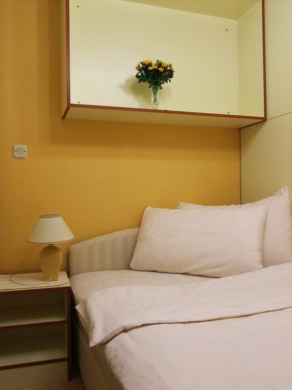 Bed & Breakfast Vila Stanisic Pozega Habitación foto