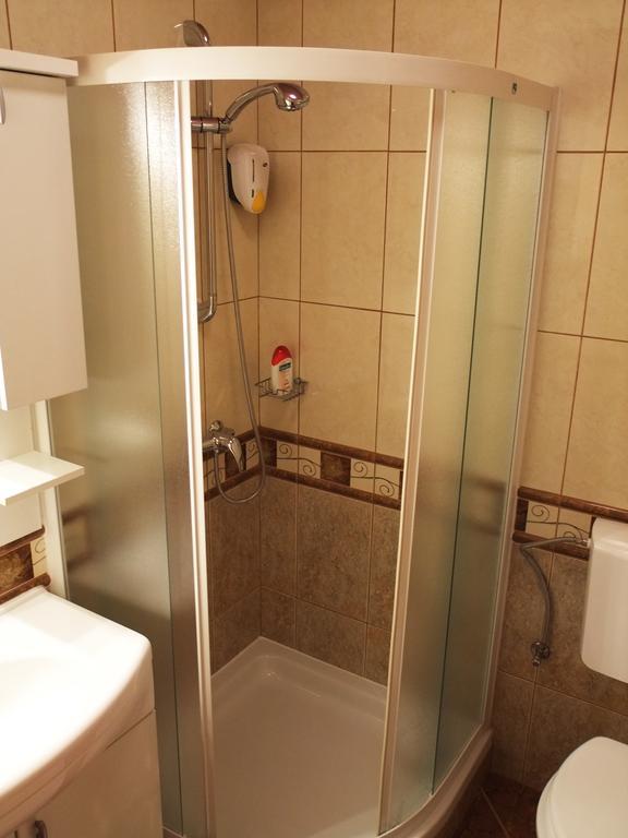 Bed & Breakfast Vila Stanisic Pozega Habitación foto