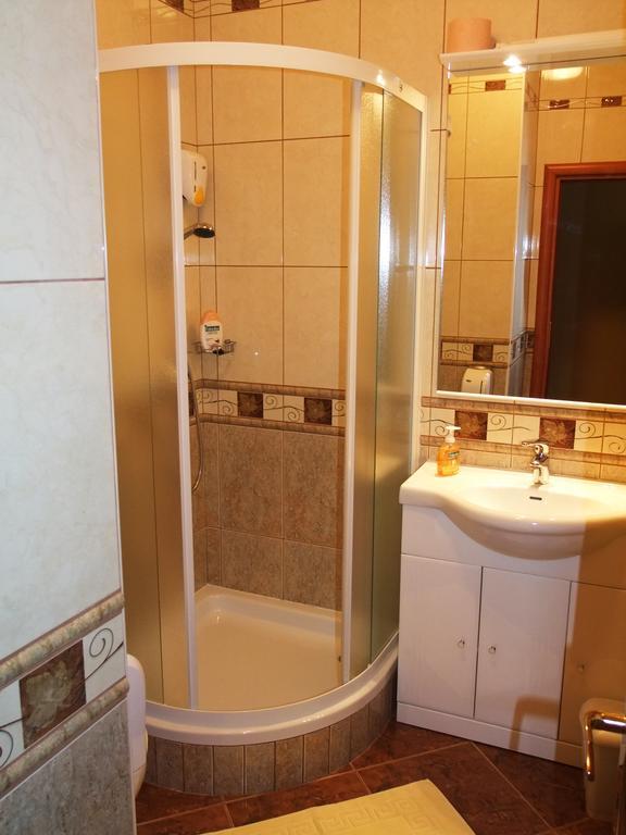 Bed & Breakfast Vila Stanisic Pozega Habitación foto