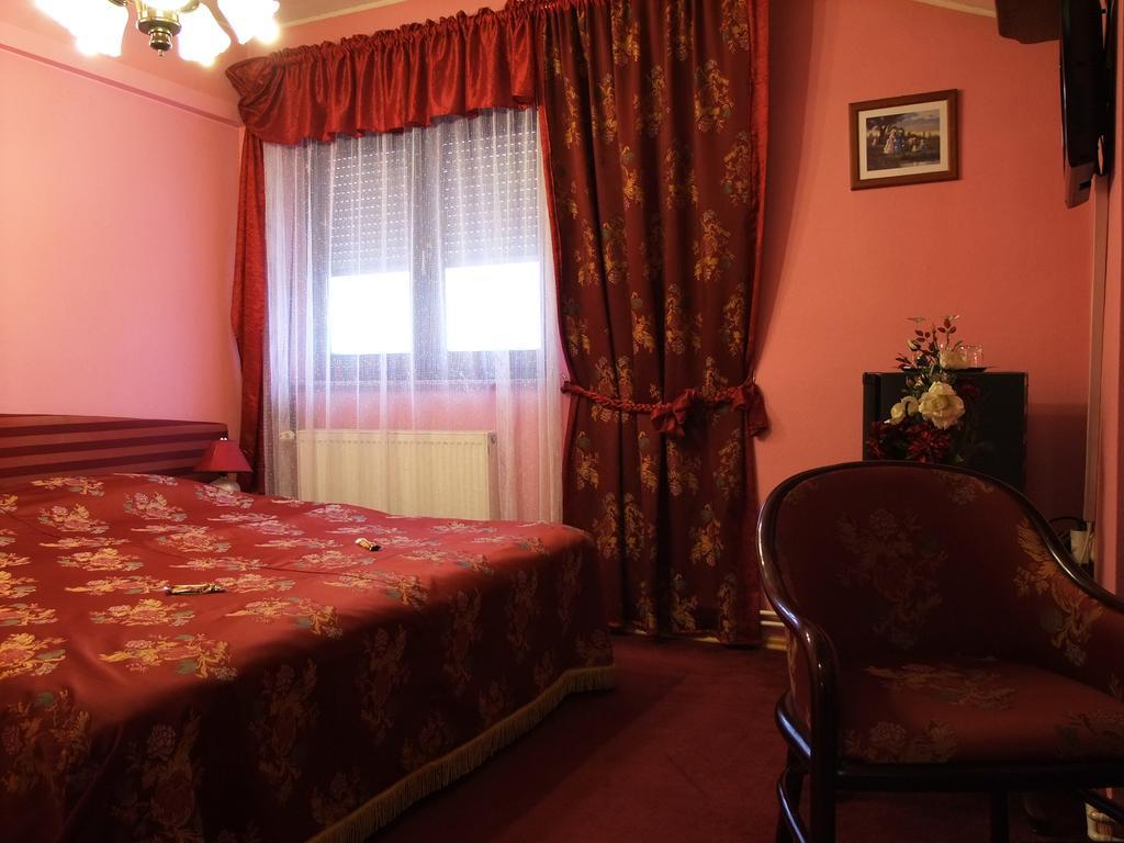 Bed & Breakfast Vila Stanisic Pozega Habitación foto